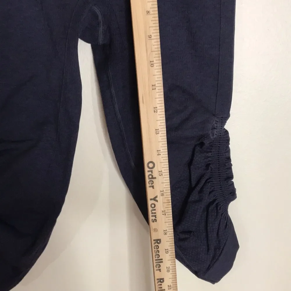Lululemon ladies flow and go crop leggings size 4 athletic gym workout